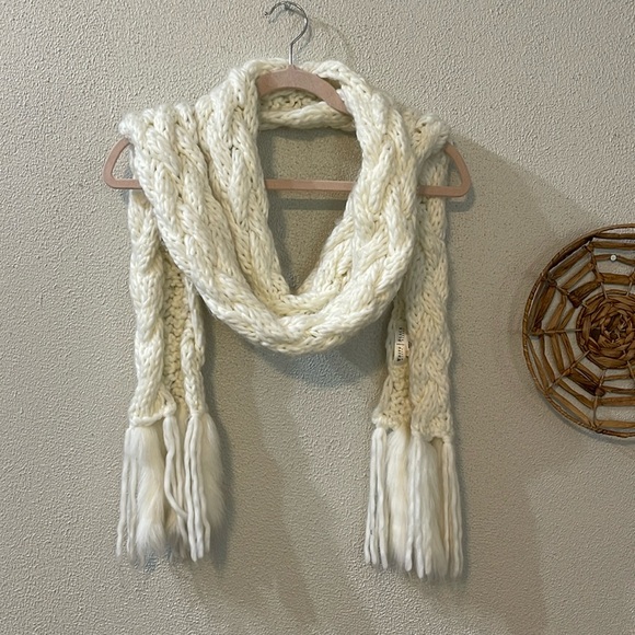 White House Black Market Winter Scarf - Picture 2 of 7